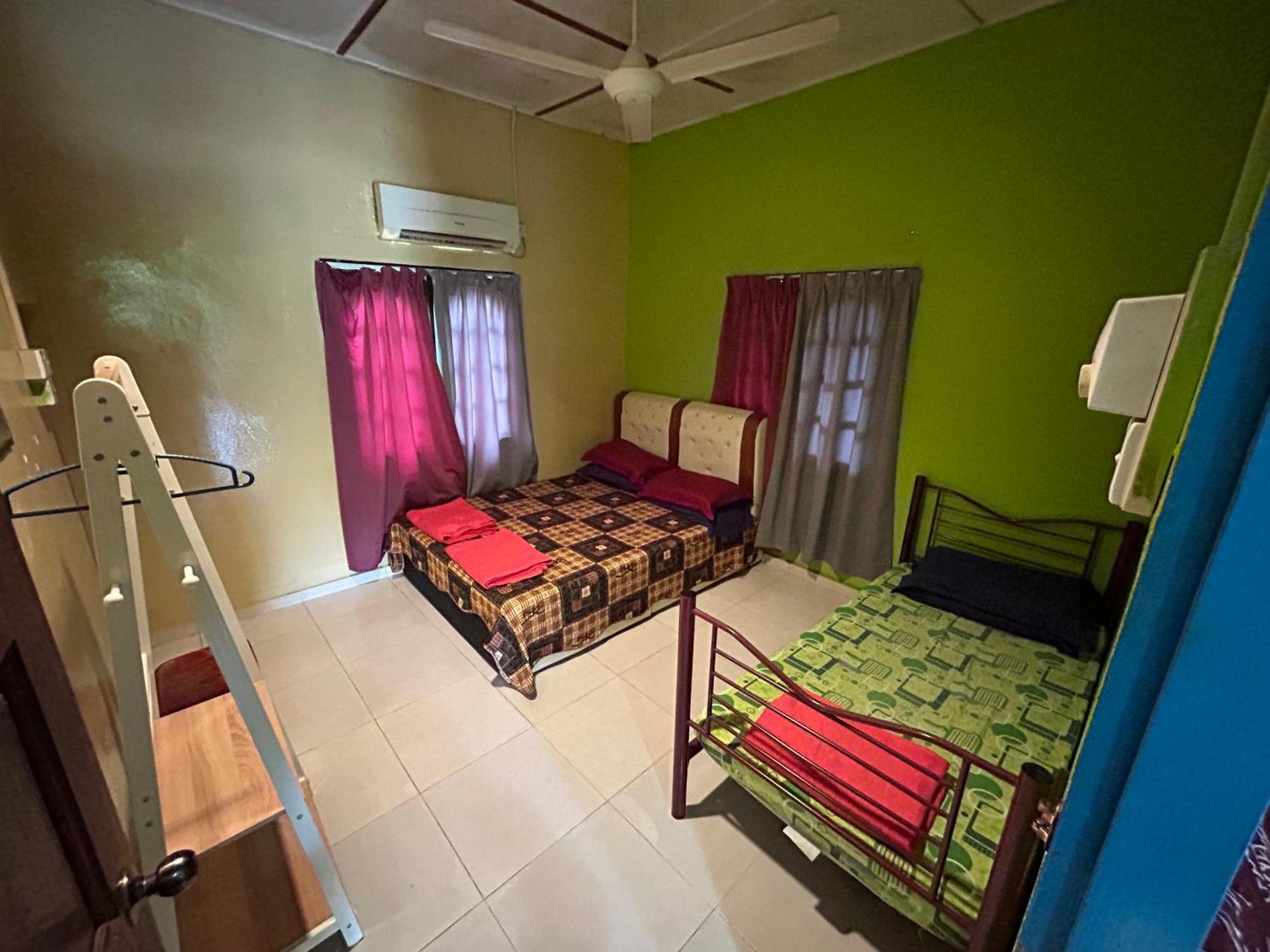 Dtahan Motel Taman Negara Куала-Тахан Экстерьер фото