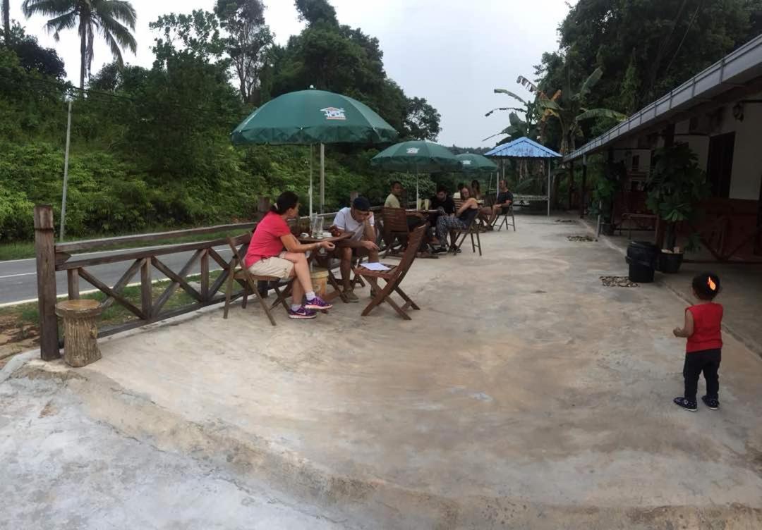 Dtahan Motel Taman Negara Куала-Тахан Экстерьер фото
