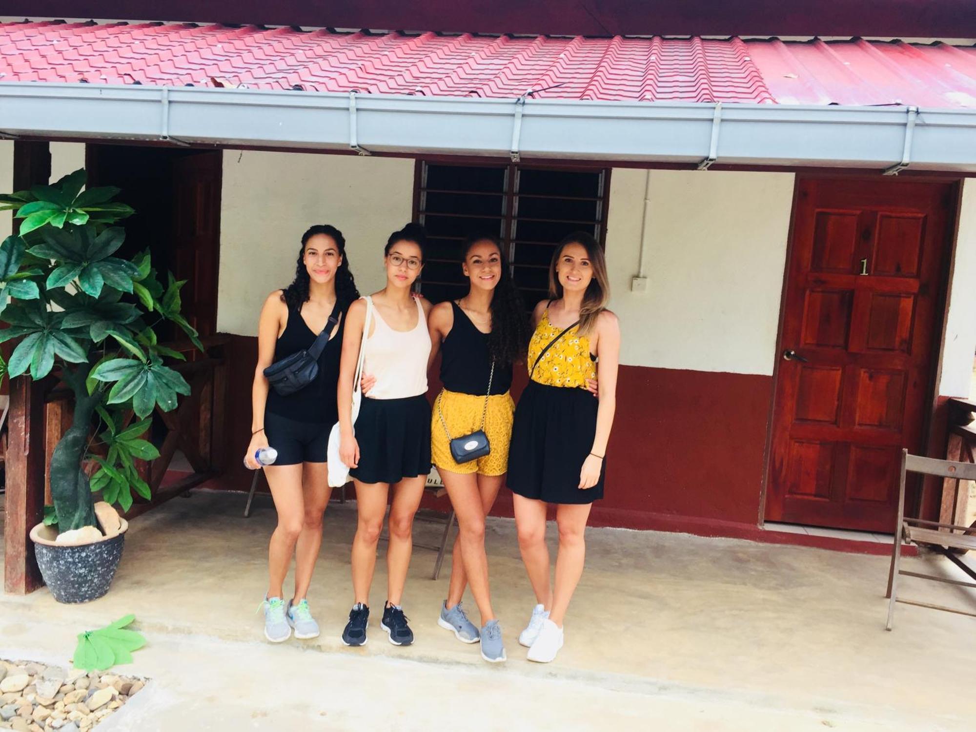 Dtahan Motel Taman Negara Куала-Тахан Экстерьер фото