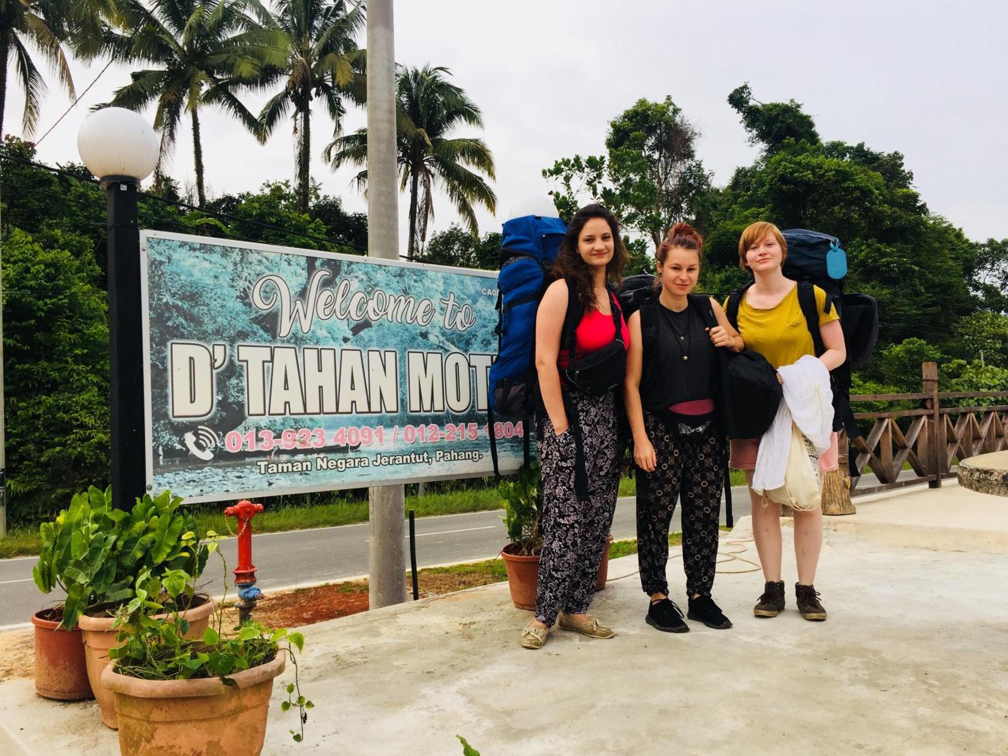 Dtahan Motel Taman Negara Куала-Тахан Экстерьер фото